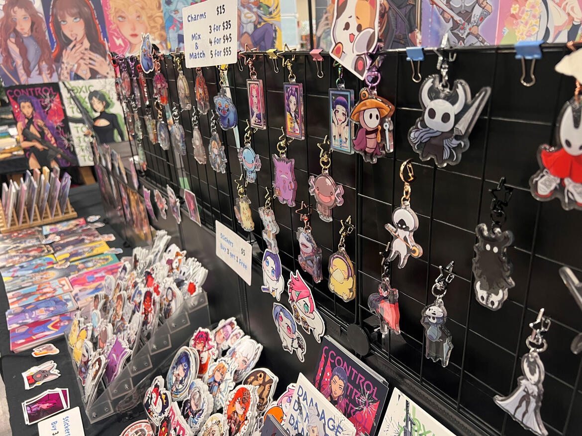 Geeky Market - Side Geeky Market - Side